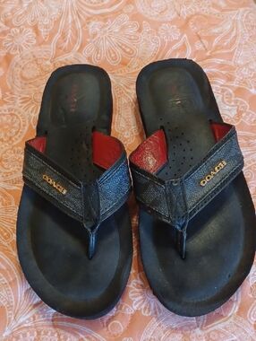 Coach Sz 6, Black and Red Leather Logo Thong Sandals